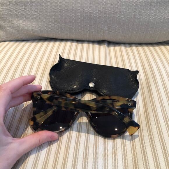 Clan Milano Adriana Tortoise Colored Sunglasses - Picture 5 of 10